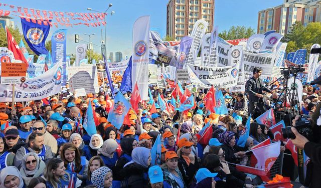 Türk-İş tarafından düzenlenen “Zordayız, geçinemiyoruz” mitingi başladı