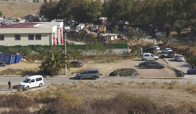 Kaçak cemaat yurdu yine yıkılamadı! Araçlarla barikat kuruldu