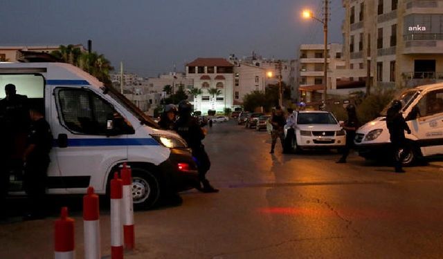 Ürdün'deki İsrail Büyükelçiliği yakınlarında silahlı saldırı meydan geldi, üç polis yaralandı