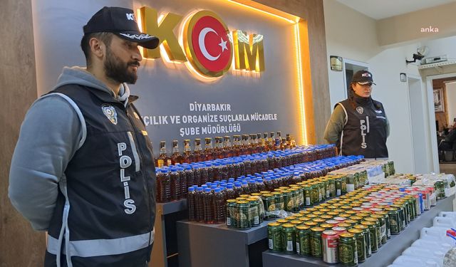 Diyarbakır'da kaçak alkol operasyonu: Bin 300 şişe içkiye el konuldu