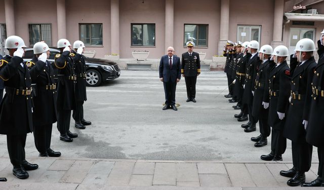 Bakan Güler, Deniz Kuvvetleri Komutanlığı Yıllık Komutanlar Toplantısı'na katıldı