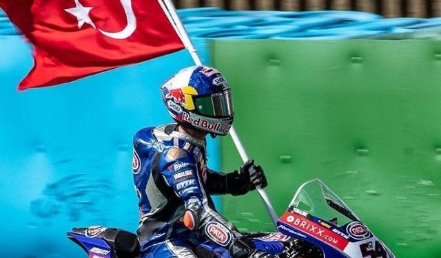 Alanya'da 2024 Dünya Superbike Şampiyonu Razgatlıoğlu'na "şehrin anahtarı" verildi