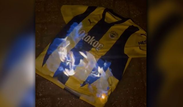 Fenerbahçe formasını cayır cayır yaktı