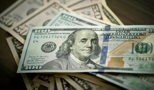 Dolar/TL'de yeni rekor! Kurda yükseliş hız kesmiyor