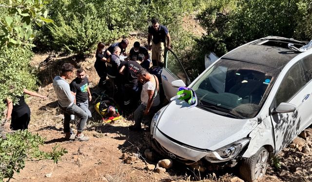 Tunceli’de uçuruma yuvarlanan otomobildeki 6 kişi yaralandı