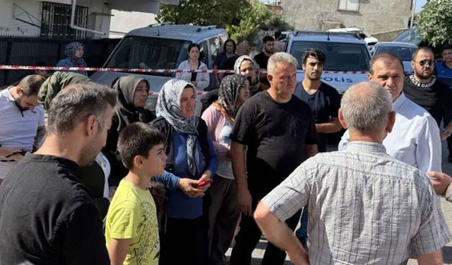 Büyükçekmece'de 2 binada 'çatırtı' sesi paniği: Apar topar boşaltıldı