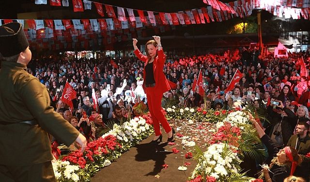 Selçuk Belediye Başkanı’ndan Çerçioğlu’na zeybek göndermesi