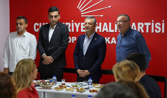 Özgür Özel Sinop'ta: Parti örgütüyle kahvaltı yaptı