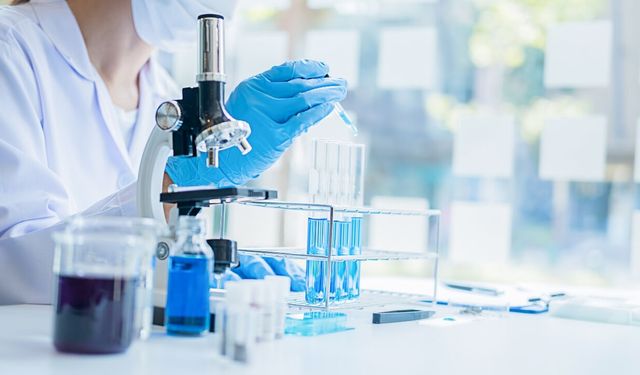 Yapay zeka sentetik virüs üretti: Hastalık tedavisinde yeni dönem umudu
