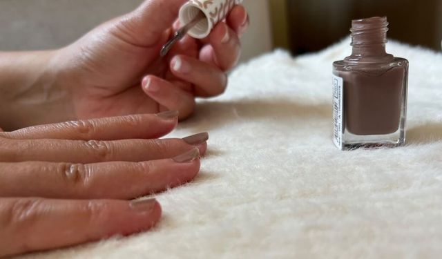 Kalıcı ojenin bilinmeyen zararları: Tırnak altındaki hastalıkları gizleyebilir