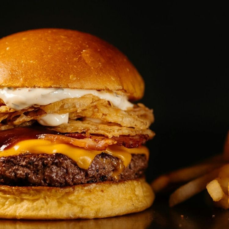 Fast food devi iflas sürecinde son kozunu oynadı: Restoranlar satıldı