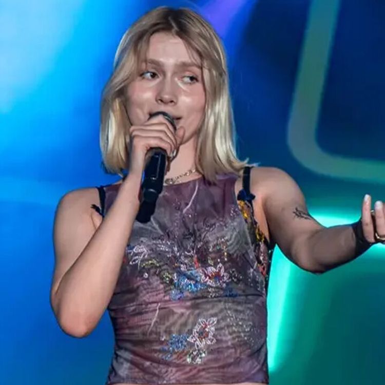 Aleyna Tilki fanlarıyla tartıştı: Asıl ben sizi istemiyorum