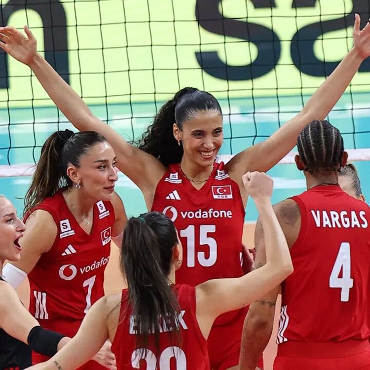 Macaristan'a şans tanımadık: Filenin Sultanları'ndan Avrupa Şampiyonası'nda 3'te 3