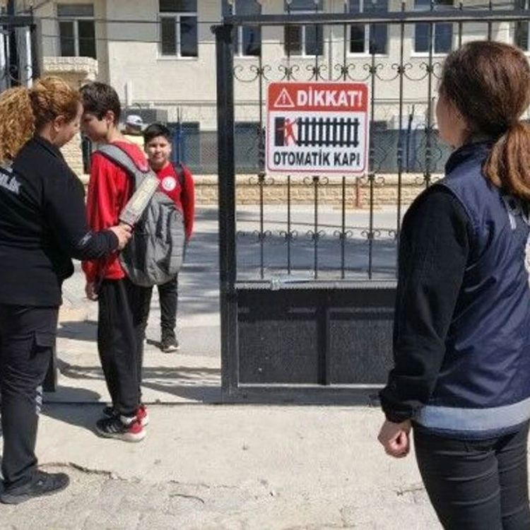 Okullarda yeni güvenlik önlemleri: 30 bin kişi işe alınacak