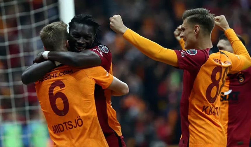 Kahveci, Galatasaraylı yıldızı çok beğendi! 'İki yıl gol atma böyle maçlarda at'