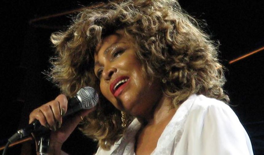 Ünlü şarkıcı Tina Turner hayatını kaybetti