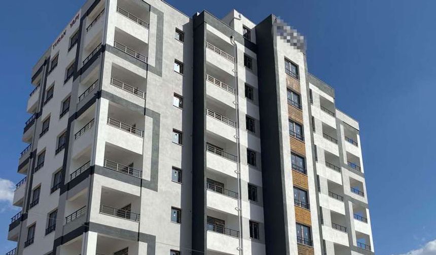İnşaatta asansör boşluğuna düşen işçi hayatını kaybetti