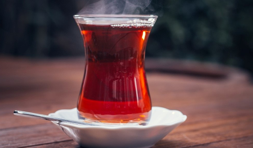 Tiryakiler müjde! Çay içmek ömrü uzatabiliyor