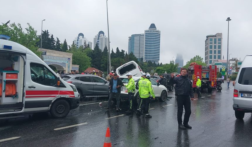 İstanbul Beşiktaş'ta zincirleme kaza