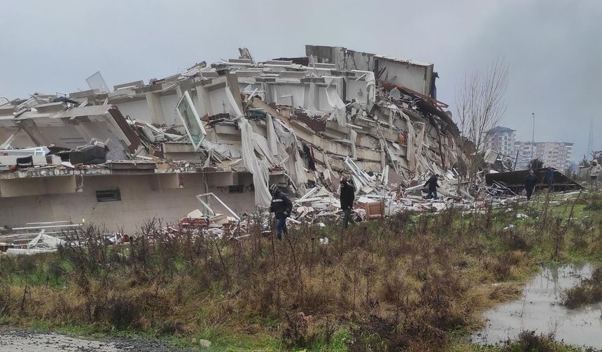 Depremde yıkılan Nilüfer Apartmanı davasında Hatay Valiliği'nin kararı iptal edildi!