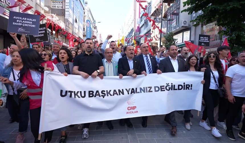 Avcılar'da yurttaşlar gözaltındaki başkanları için yürüdü