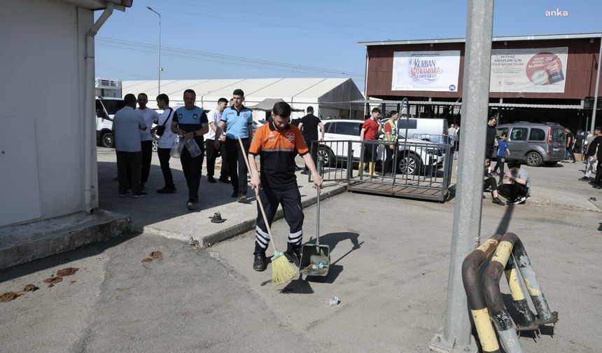 İBB’nin kurban kesim alanlarında hijyen ekipleri bayram boyunca görev başında