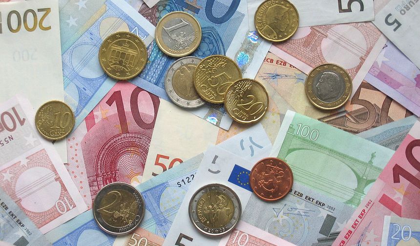 Avrupa'dan onay geldi: Bir ülke daha Euro'ya geçiyor!