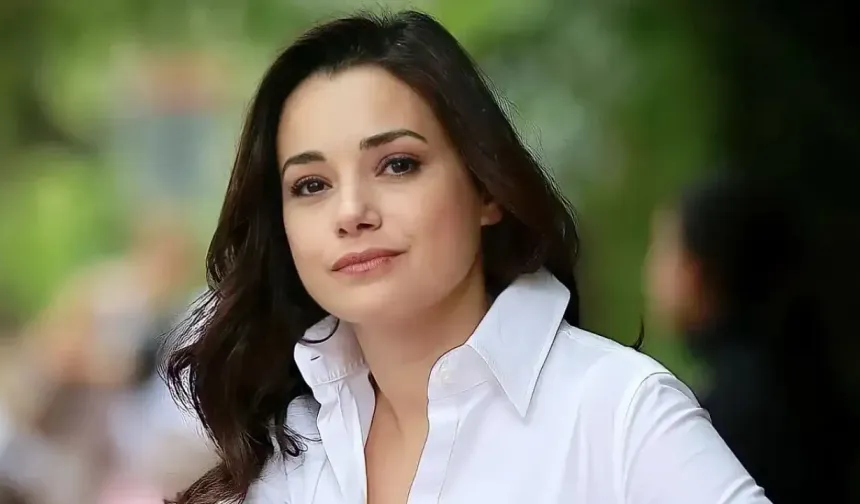Özgü Namal artık o dizide!