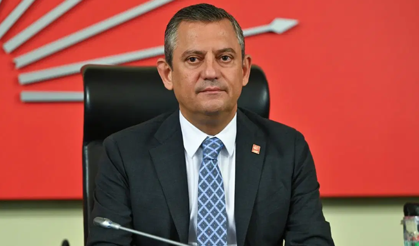 Özel'den 'İzzetbegoviç' anması