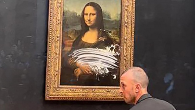 Fransa’nın başkenti Paris’te sergilenen Mona Lisa’ya pasta fırlatılma olayı gündemden düşmezken, akıllara saldırıya uğramış önemli sanat eserlerini getirdi.