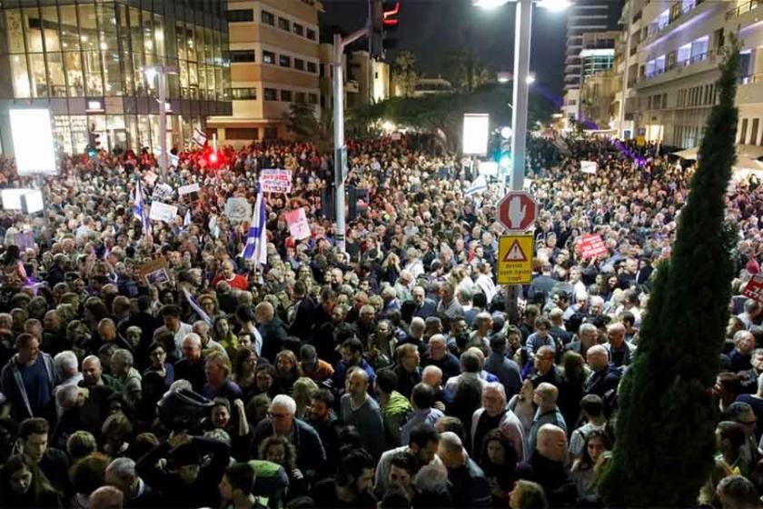 On binlerce İsrailli Netanyahu’ya karşı sokakta 2