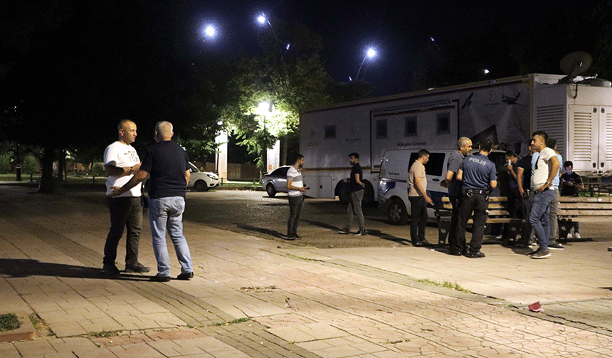 Bekçileri bıçaklayan saldırgan vurularak etkisiz hale getirildi