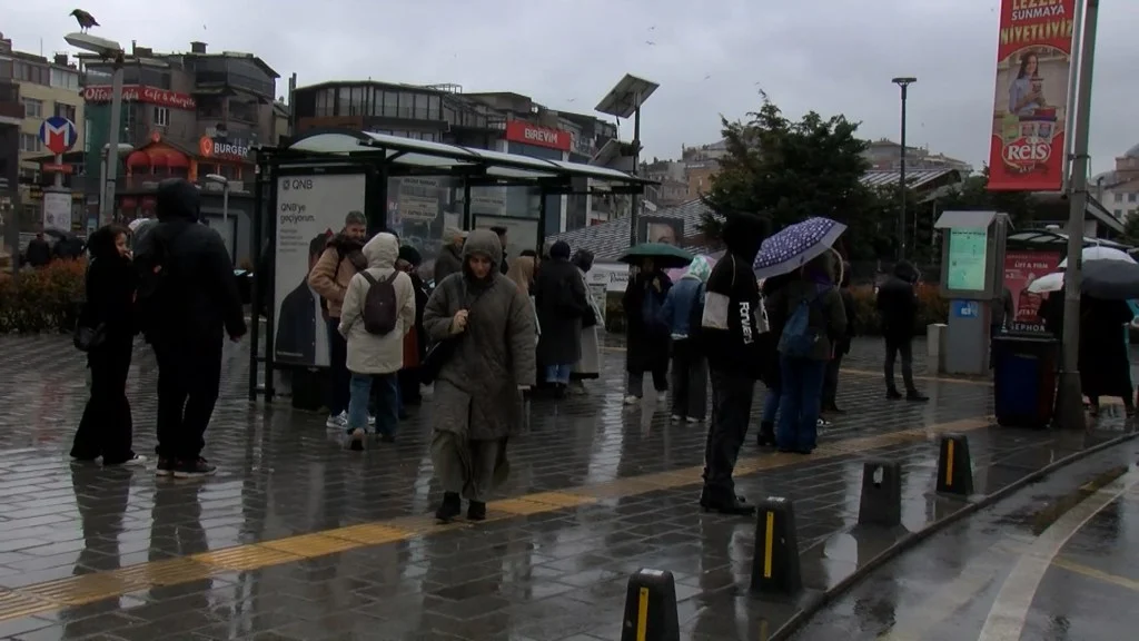 Istanbul Da Hava Bir Gunde Ortalama 15 Derece Sogudu