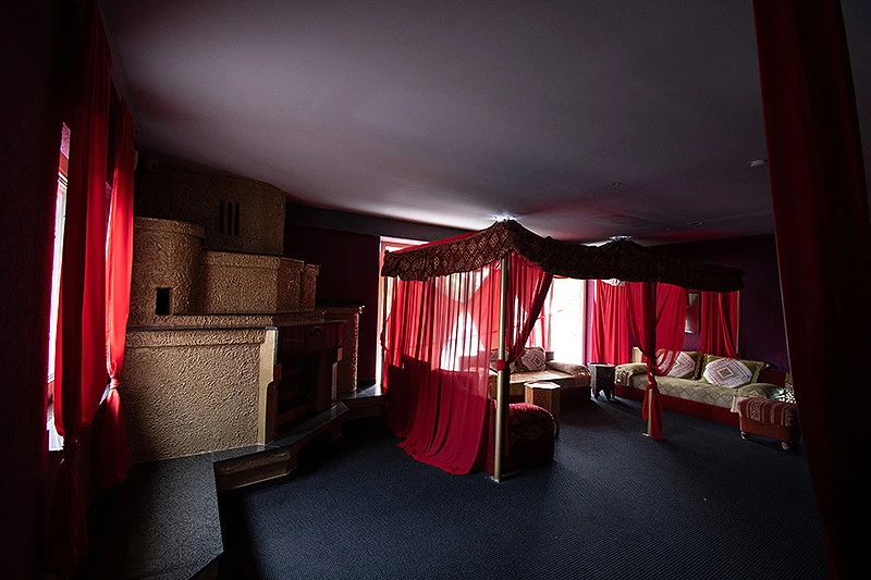 Lounge1 J5Li