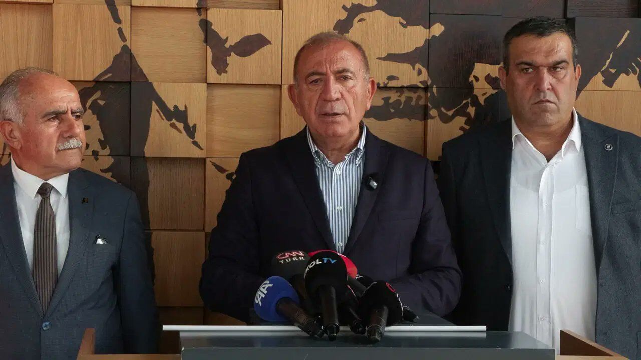 CHP İstanbul’da katılım töreni: Gürsel Tekin’den çağrı