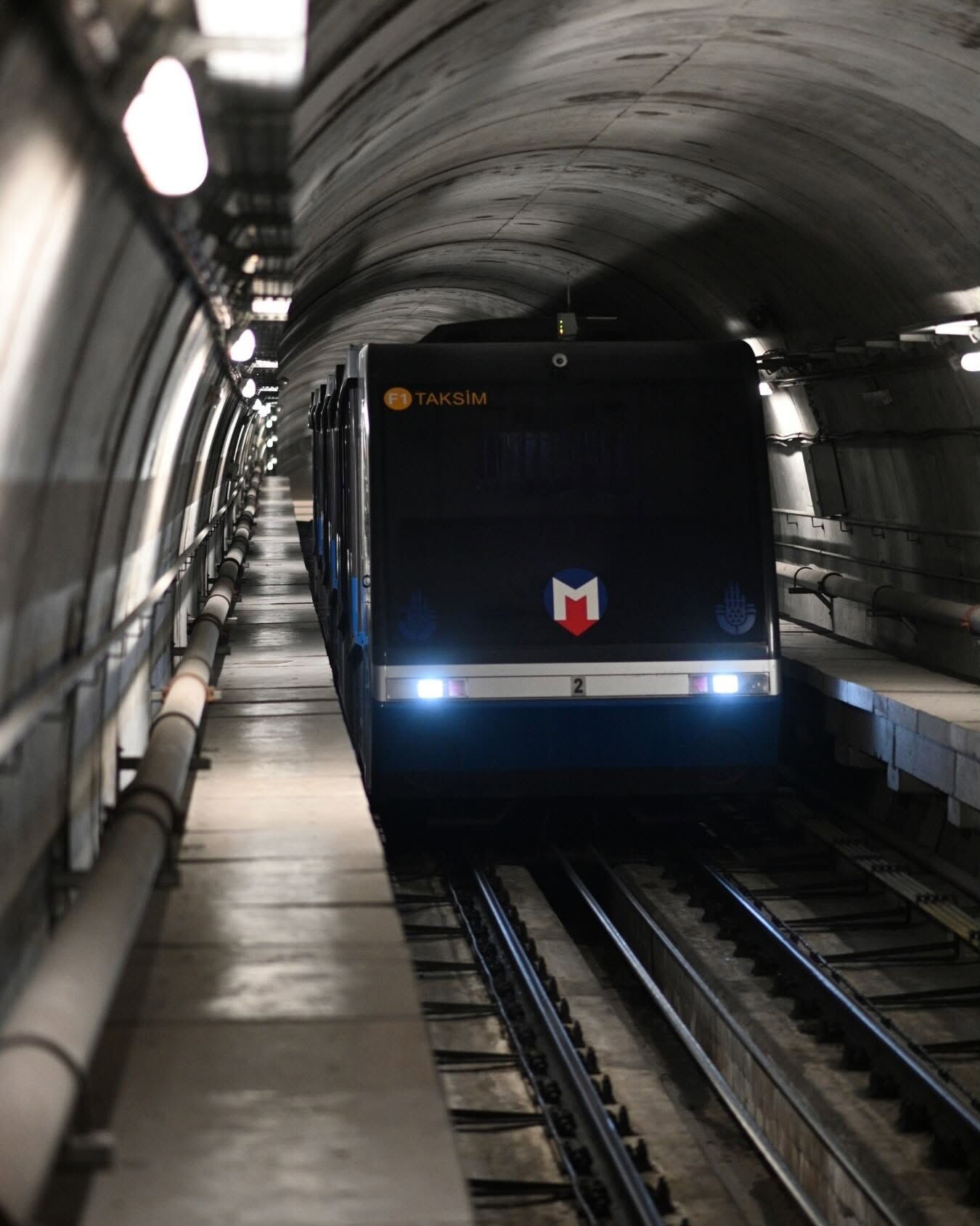 Istanbul Toplu Tasima Ulasim Metro Ray